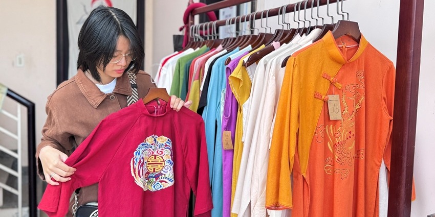 Young designer “breathes soul” of heritage into ao dai