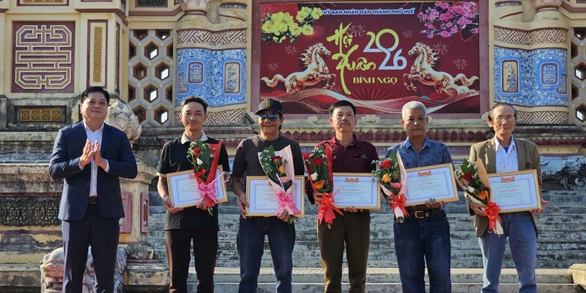 Tens of thousands of visitors experience Hue Spring Festival of the year of the Horse 2026