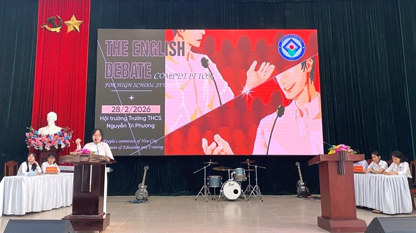 English High School Debating Cultivating Critical Thinking in the Digital Age