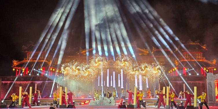 “Thi di ngon chi” Honoring the poetic legacy of the emperors of the Nguyen Dynasty