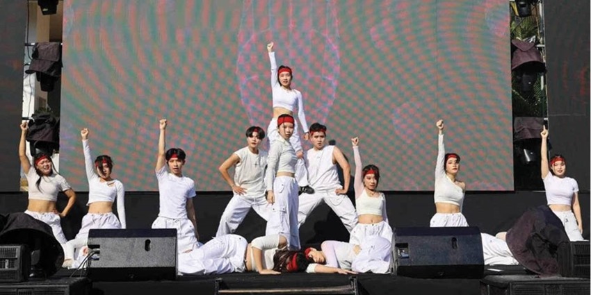 The dynamic steps of Aedus Crew