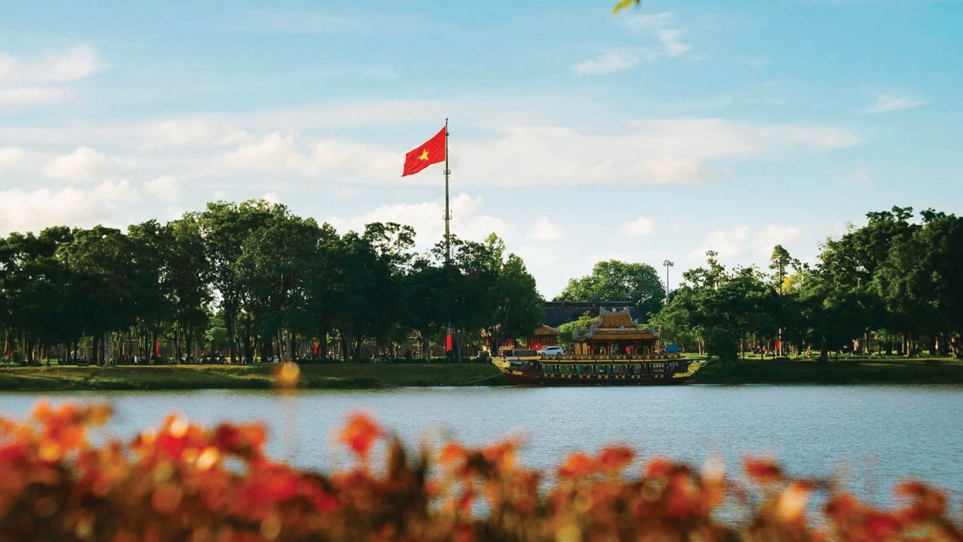 Hue under the lens of young people