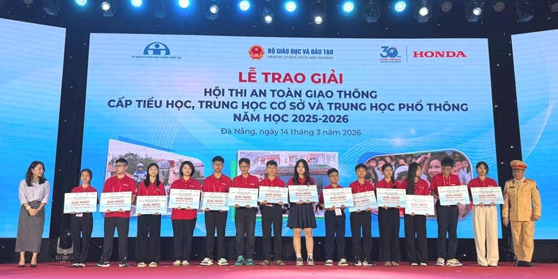 Hue City wins 57 prizes at National Traffic Safety Contest