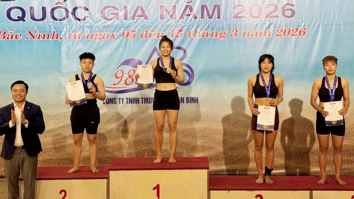Hue wrestlers shine at National Beach Wrestling Championship