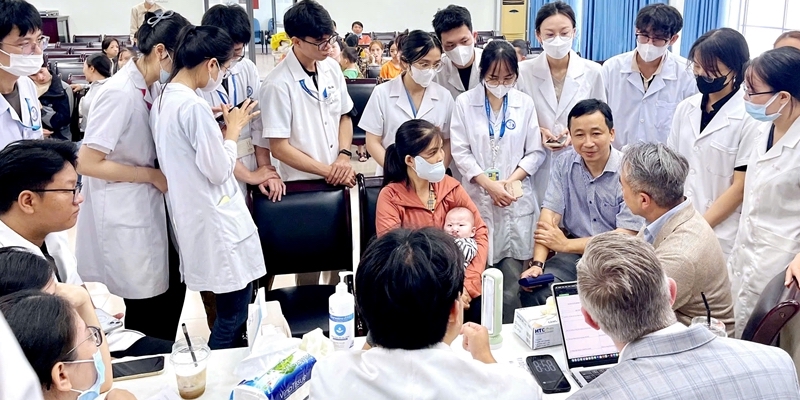 Reconstructive plastic surgery for patients with maxillofacial deformities