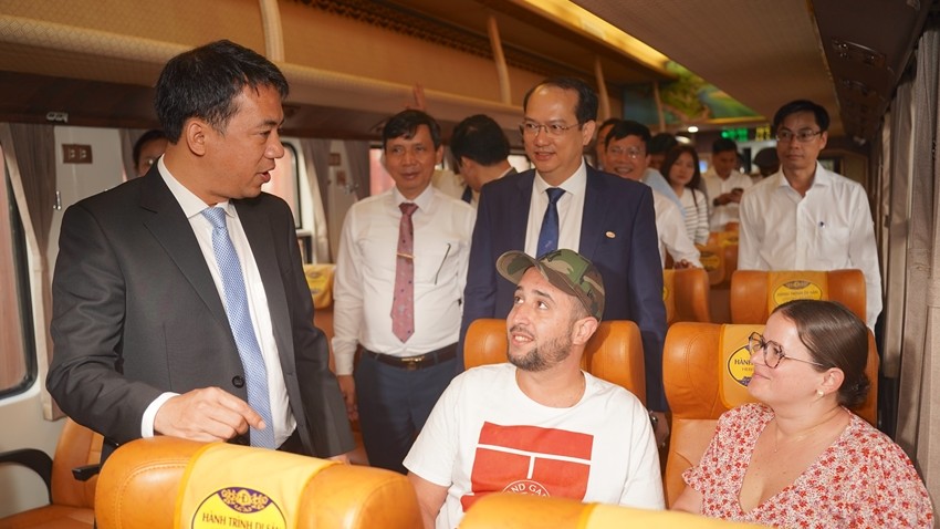 New Look Unveiled for “Connecting Central Heritage Journey” Train