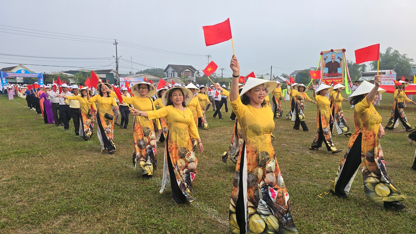 Nearly 1,000 athletes participate in Thanh Thuy ward Sports Festival