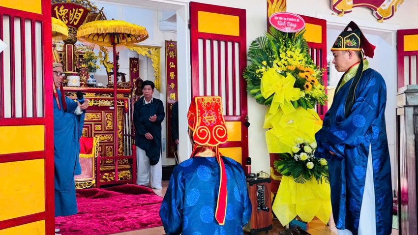 Ceremony Held to Commemorate the Passing over of Eminent Physician Tue Tinh