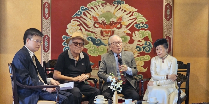 Eyes in Trinh’s music through the perspective of an ophthalmologist