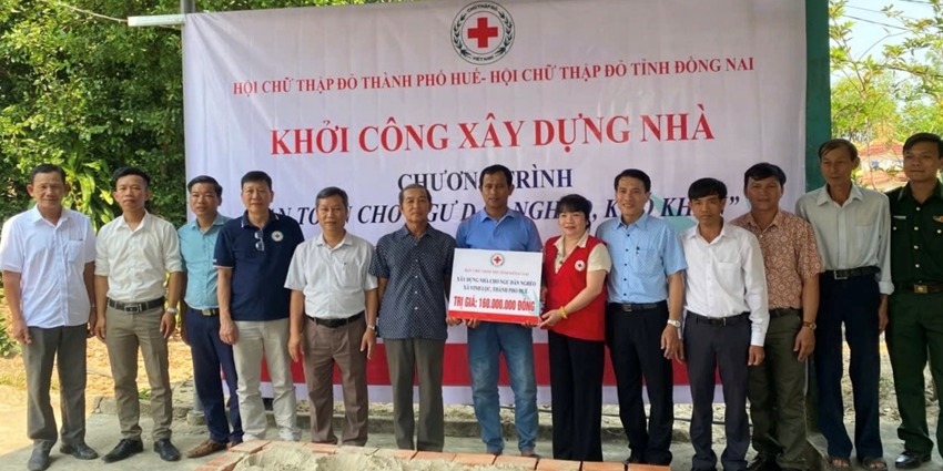 Commencing housing construction for poor fishermen in Vinh Loc commune