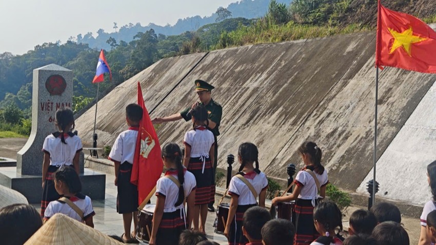 Providing Traditional Education for Students in Border Areas