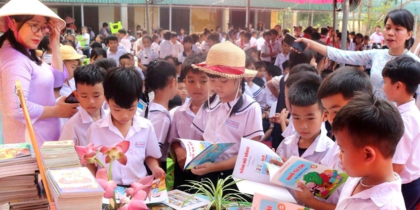 Spreading “Vietnam Book and Reading Culture Day”