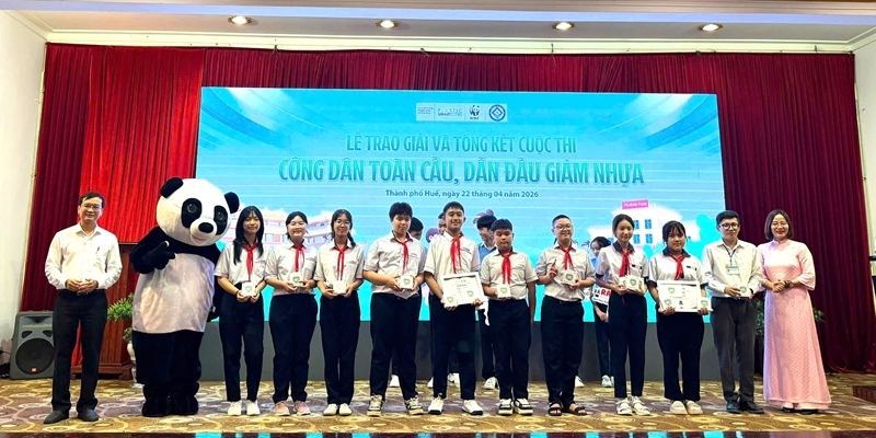 Award ceremony and closing event for the “Global citizens, leading plastic reduction” contest