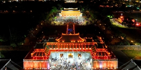 Imperial Citadel lights up with “Enchanting Imperial Palace”