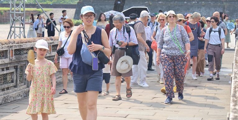 Hue attracts more than 310 000 visitors during Hung Kings’ Commemoration Holiday