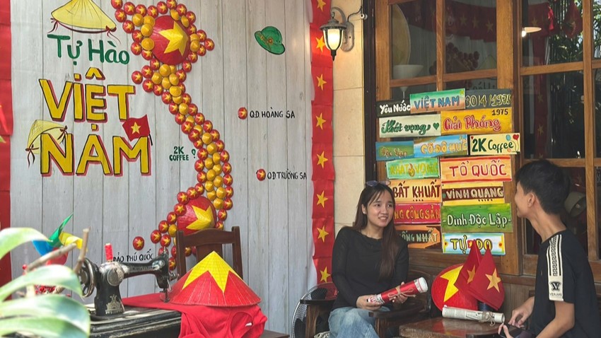 Young People Eagerly Check-in and Explore Cultural Experiences Over Holidays