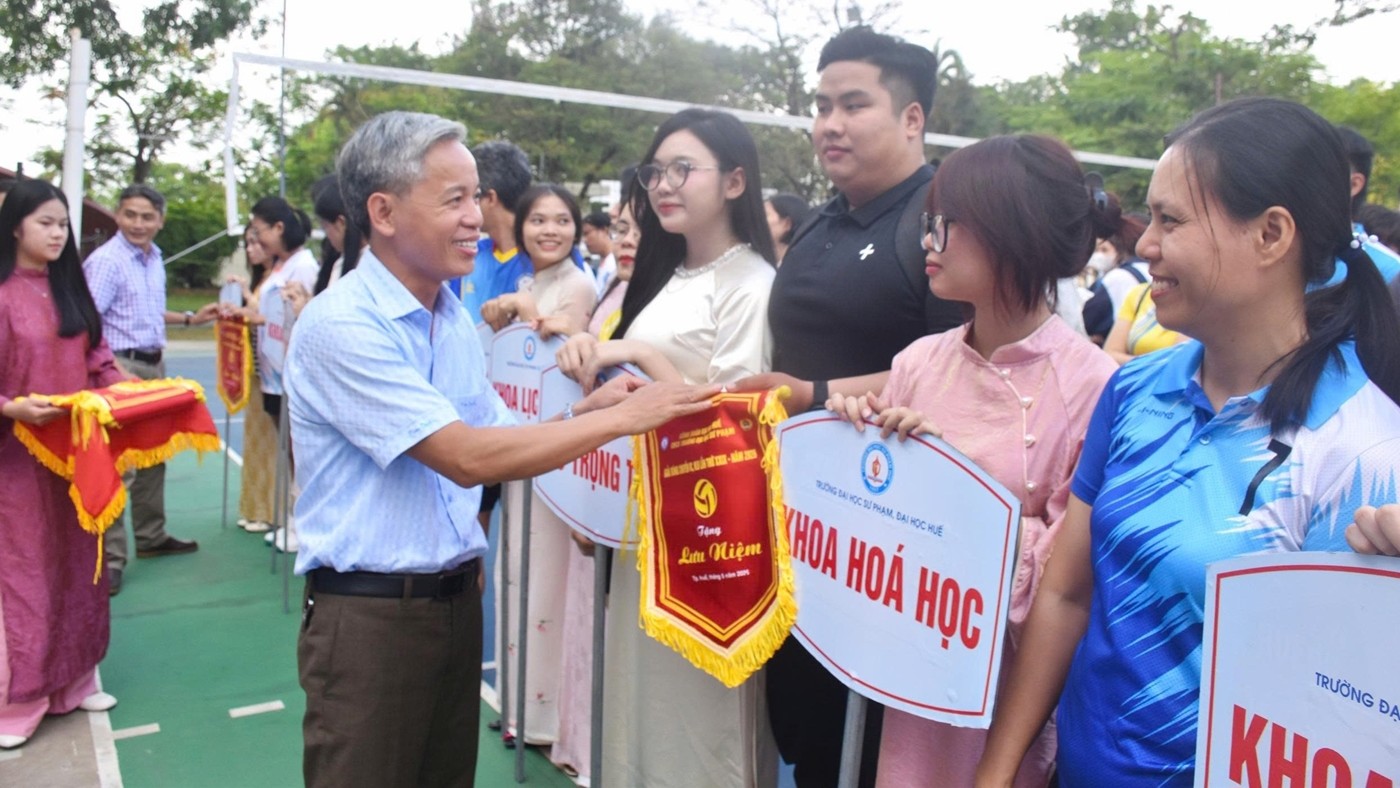 14 Teams Compete in The Traditional Volleyball Tournament at the University of Education, Hue University