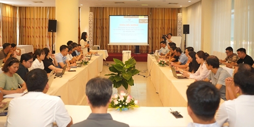Training journalists in AI and automation skills for multimedia production