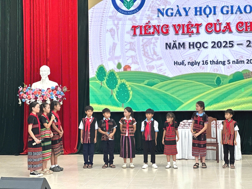 Ethnic minority students excited about the “Our Vietnamese Language” Festival