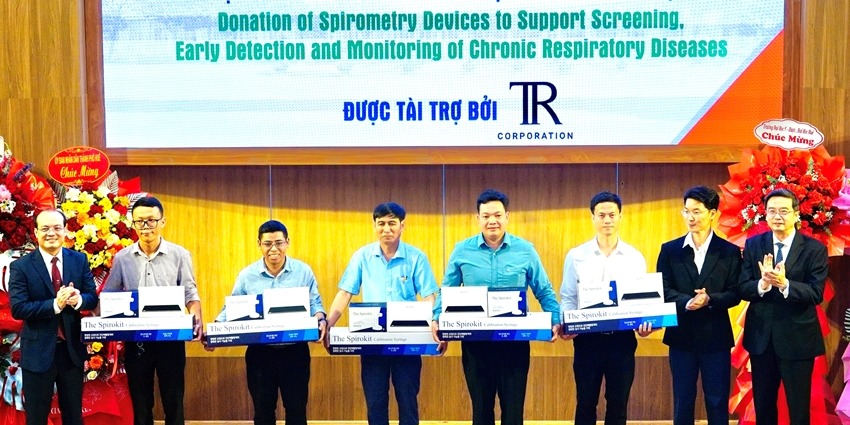 Giving 2 000 blood pressure monitors and home blood pressure monitoring applications to local health stations