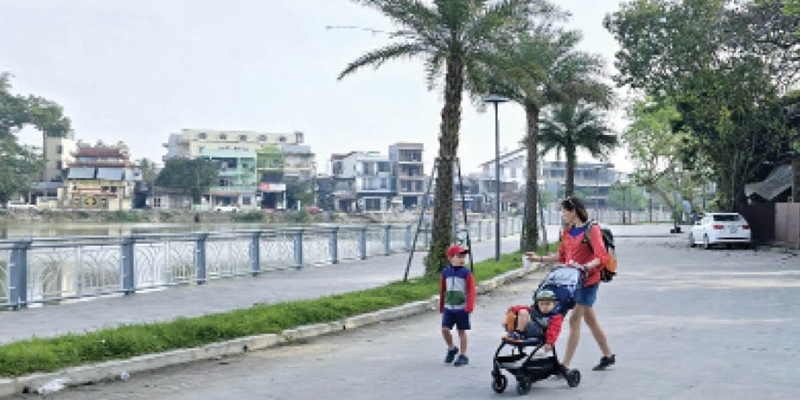 Orientation for a new night street space along the Nhu Y River