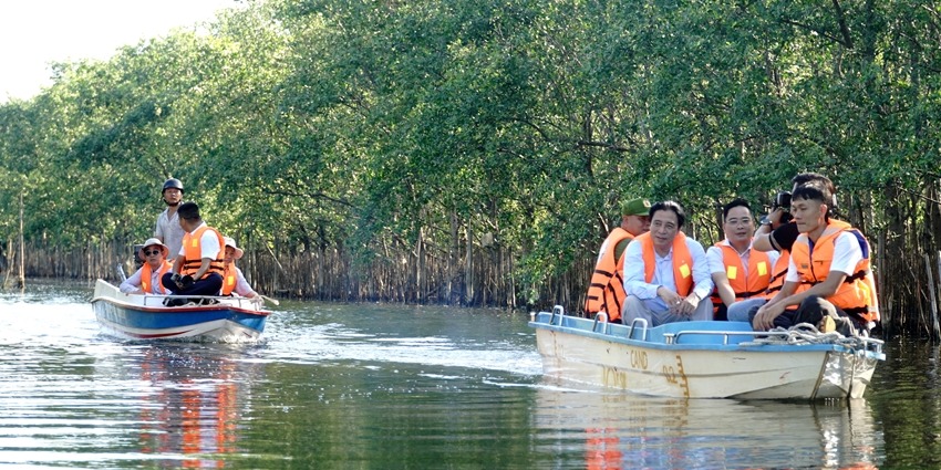 Developing ecotourism associated with conservation of the Tam Giang lagoon ecosystem