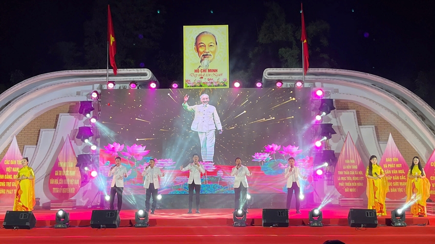 The “Mountain Ethnic Groups Culture, Sports and Tourism Festival” commences