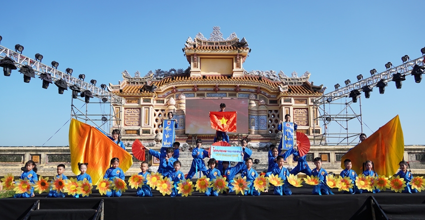 Nearly 1 000 kids participate in the opening of summer activities 2026