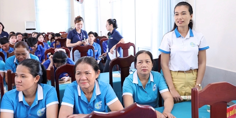Phong Phu Ward coordinates with SCAVI Hue to recruit and train 1,500 workers