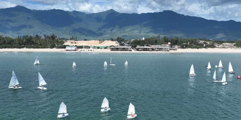 Sailing performance on Lang Co Bay