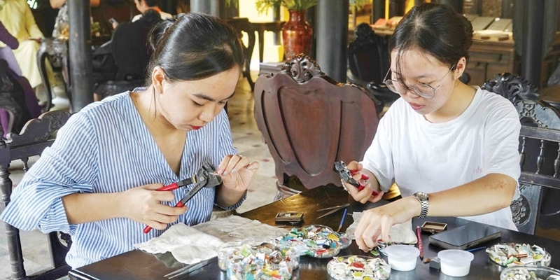 ‘Healing’ service attracts young people