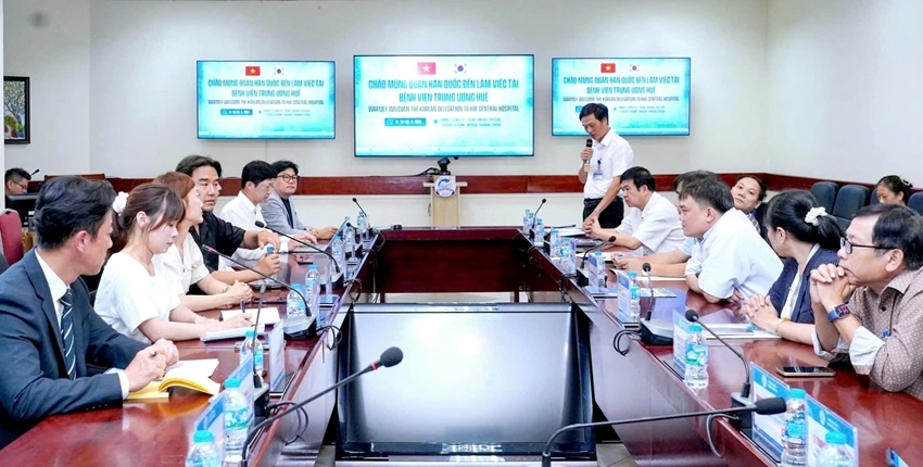Hue Central Hospital promotes healthcare and research  development cooperation with South Korean partners