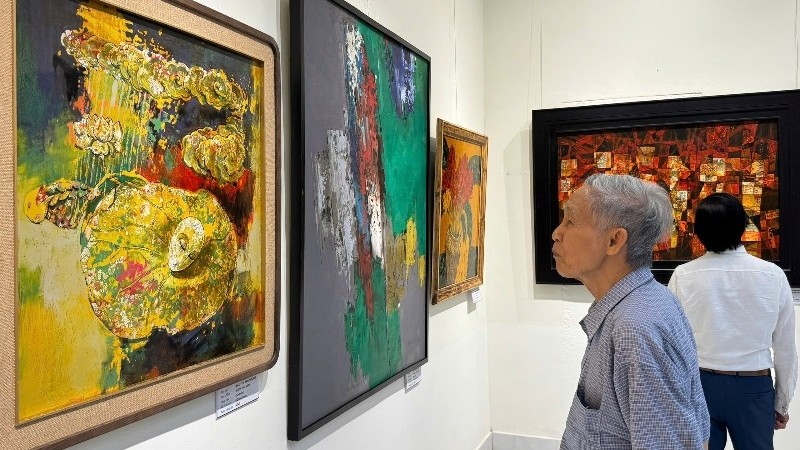 “The Perfume River and Friends” Art Exhibition Kicks off