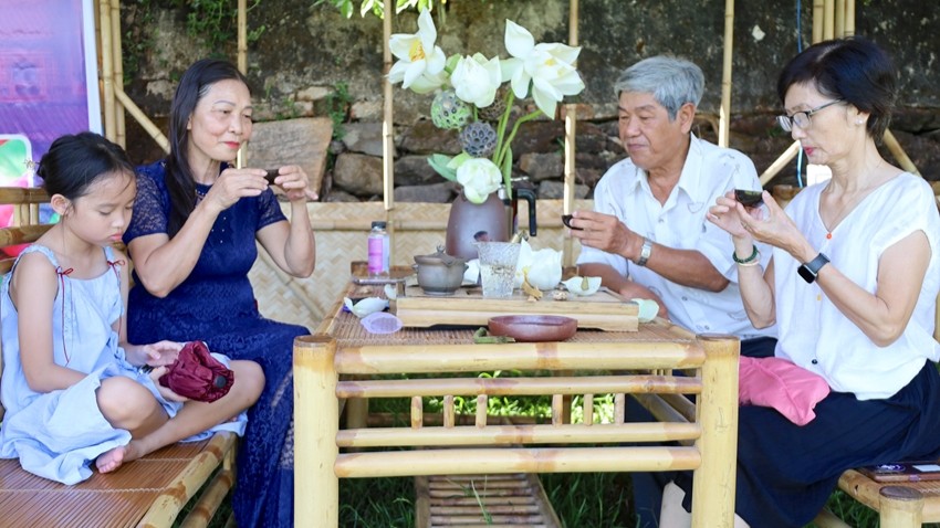 Over 10,000 Tourists Visit and Experience Activities at Hue Lotus Festival 2026