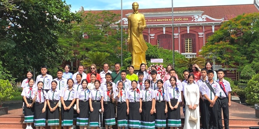 Strengthening Vietnam - Laos friendship through educational cooperation