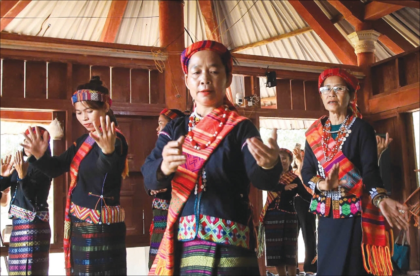 Preserving the traditional dances of the Bru–Van Kieu people