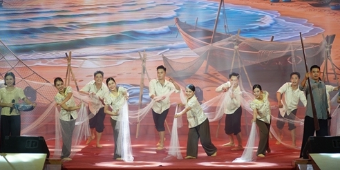 Folk songs from the three regions converge in Hue