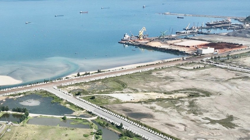 Promoting Investment for Green Energy Project at Chan May Port