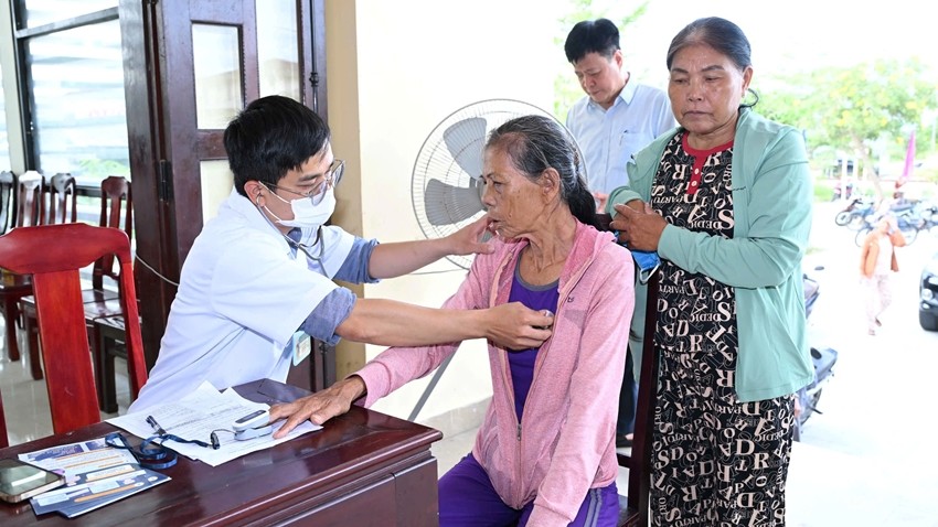 Implementing the 2026 Free Respiratory Disease Screening Program for Residents in Phong Quang Ward