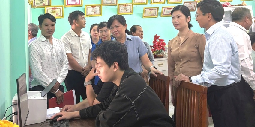 An Cuu ward launches Digital Community Center model