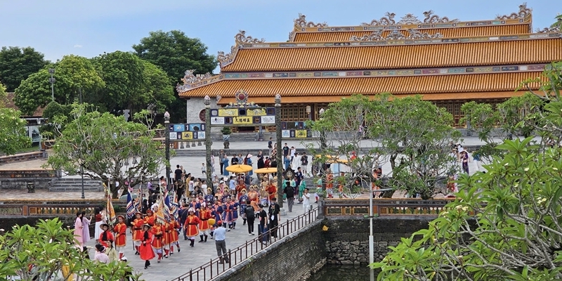 Conserving and promoting heritage values Perspectives from international experiences