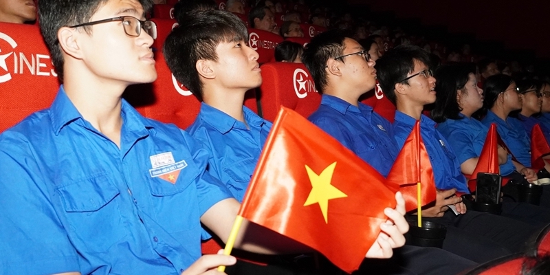 Historical film screening inspires patriotism among young generation