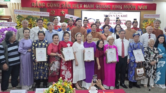 Hue Royal Traditional Arts Theater Honored with Tran Van Khe Awards