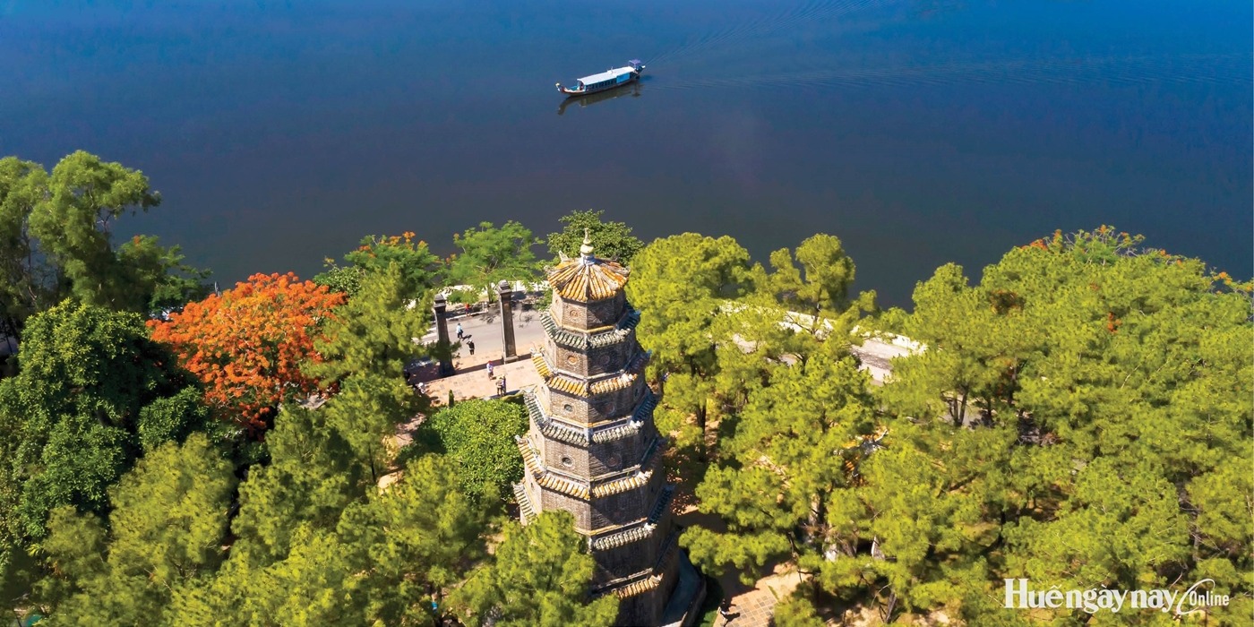 Seeing Hue from above