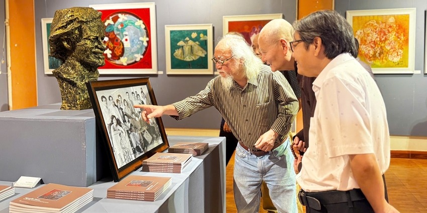 More than 30 works by Nguyen Phan on display
