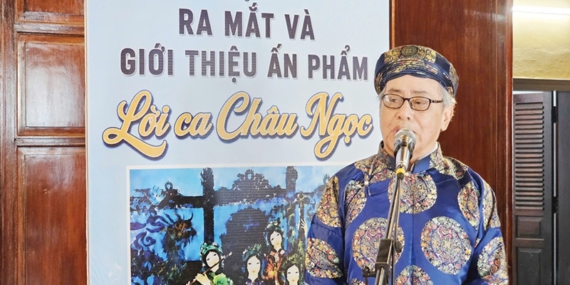 Preserving the soul of Hue-Singing music through “Loi ca chau ngoc”