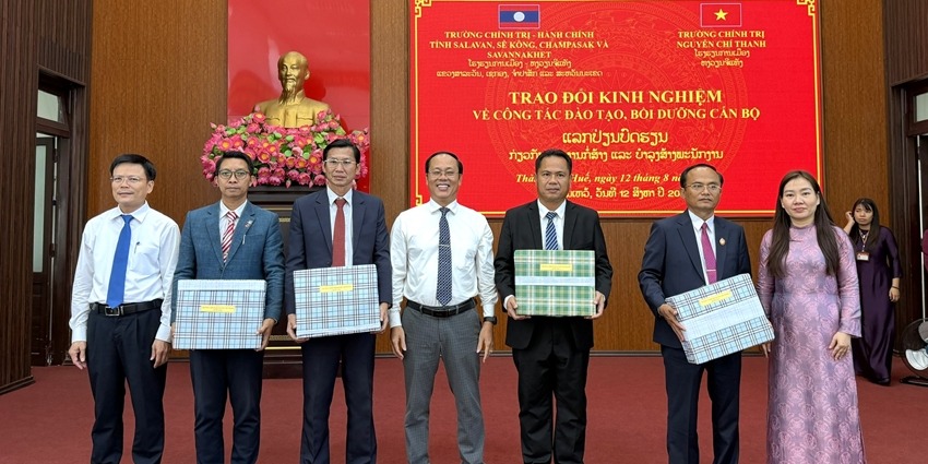 Strengthening personnel training cooperation between Nguyen Chi Thanh School of Politics and South-Central Lao provinces