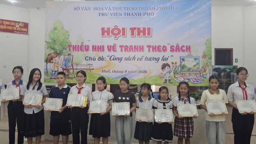 Children ‘Draw the Future with Books’