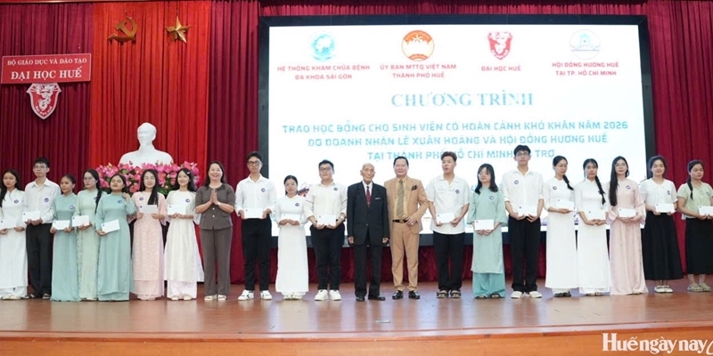 225 scholarships awarded to students facing difficult circumstances