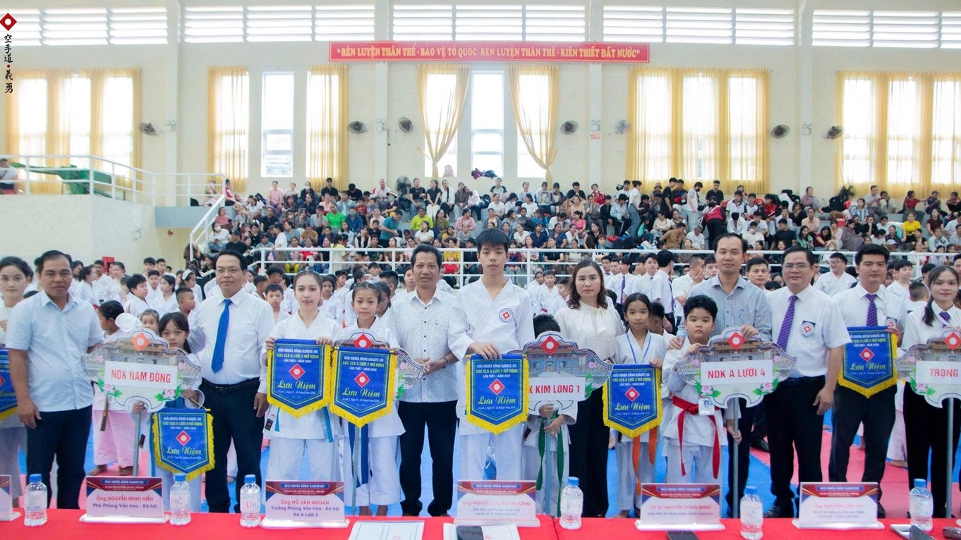 Nearly 500 athletes compete at the Open Nghia Dung Karate-Do A Luoi 2 Tournament